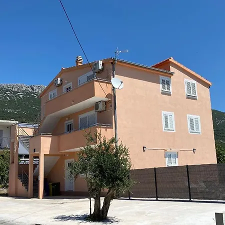 Apartments Ukic Kastela Exterior photo