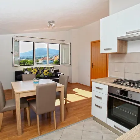 Apartments Ukic Kastela Exterior photo